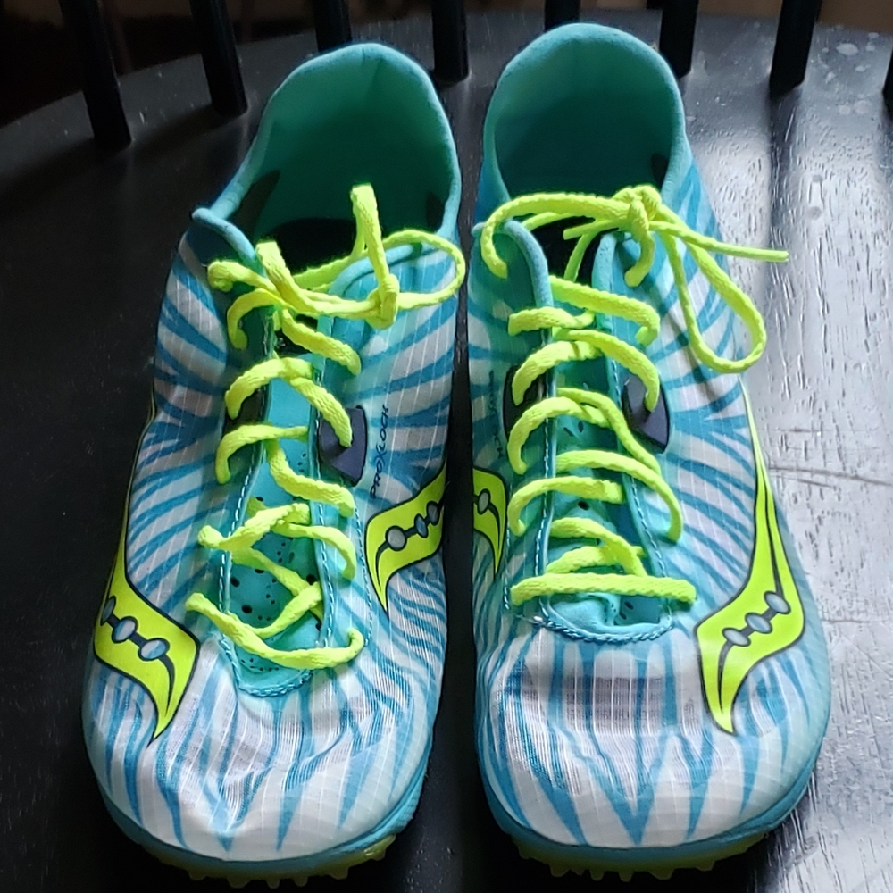 Saucony Carrera track shoes. Size 10.5.